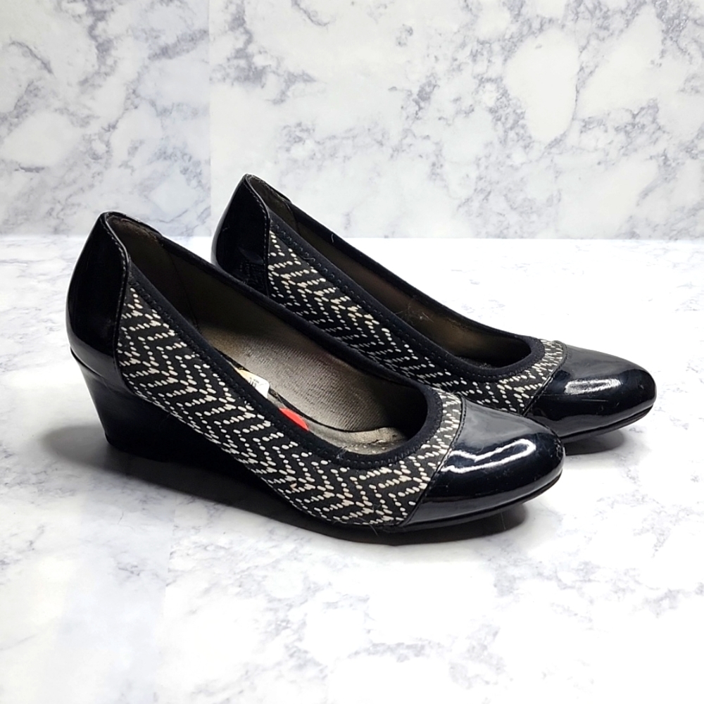 Life stride soft system flex comfort patent wedge shoes